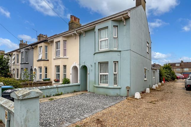 Beaconsfield Road, Littlehampton BN17 2 bed end of terrace house for sale