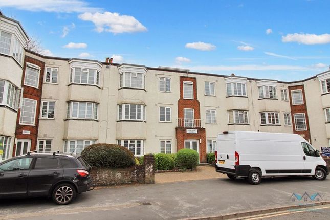 Cecil Court, Charminster 2 bed apartment for sale