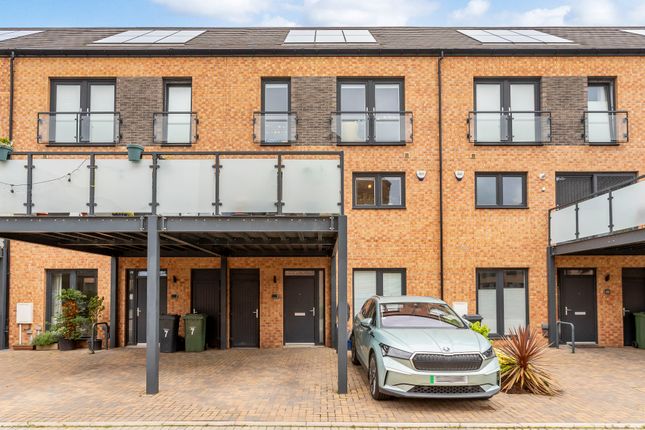 Fletcher Crescent, Leith, Edinburgh, EH6 4 bed townhouse for sale
