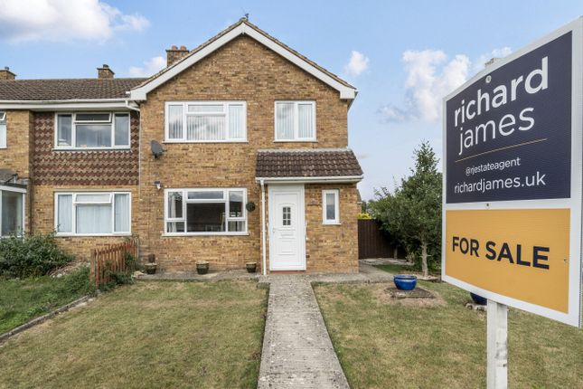 Gays Place, Upper Stratton, Swindon, SN2 3 bed terraced house for sale