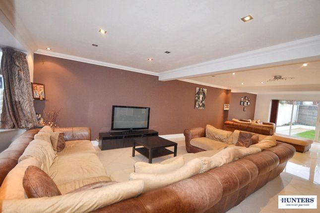 5 bedroom semi-detached house for sale