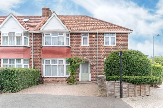 Lodore Gardens, Kingsbury, London, NW9 8 bed semi