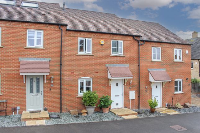 Raven Way, Leighton Buzzard, LU7 3 bed terraced house for sale