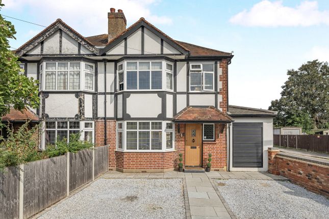 Templedene Avenue, Surrey TW18 3 bed semi