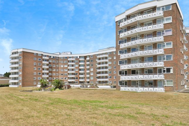 3 bedroom flat for sale