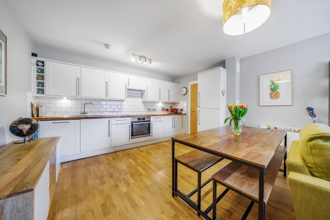 Upper Tulse Hill, Brixton, London, SW2 2 bed flat for sale