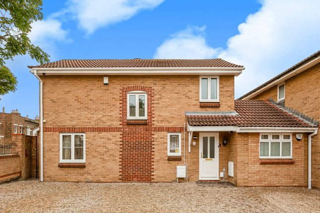 5 bedroom semi-detached house for sale