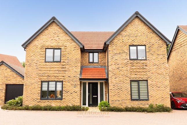 Gibby Road, Crawley RH10 4 bed detached house for sale