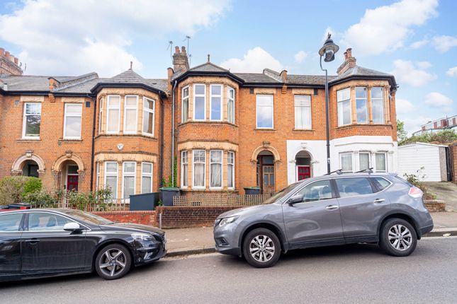 St. James's Lane, Muswell Hill N10 3 bed apartment for sale