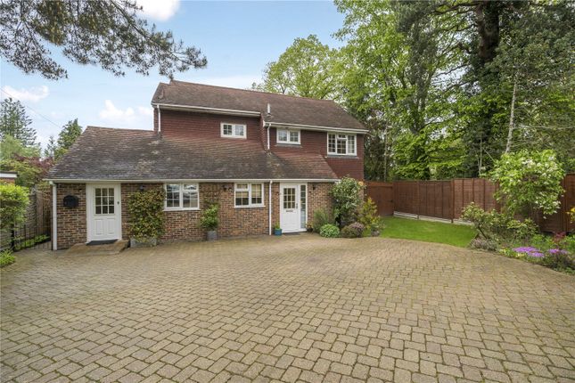 Park Road, Surrey GU15 5 bed detached house for sale