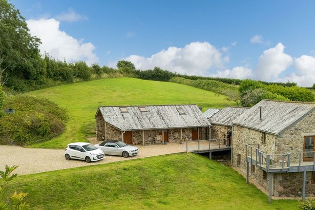 5 bed detached house