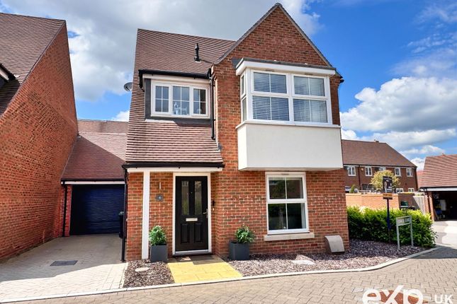 Keswick Close, West Malling ME19 3 bed detached house for sale