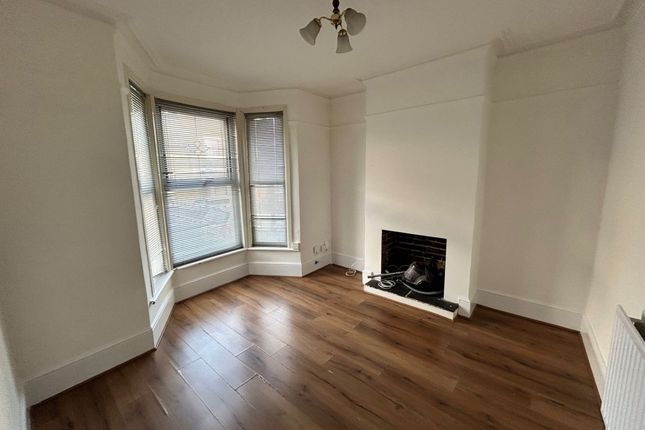Grove Road, Rochester, ME2 4 bed end of terrace house for sale