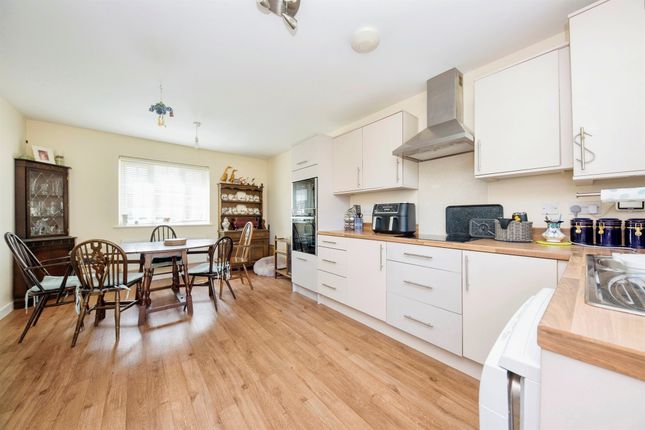 3 bed detached house