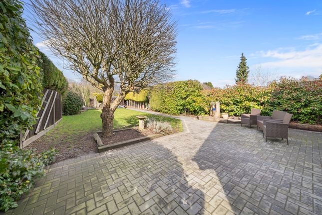Redricks Lane, Sawbridgeworth CM21 3 bed semi