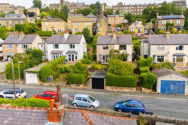 Sunnybank Crescent, Halifax, HX4 2 bed semi
