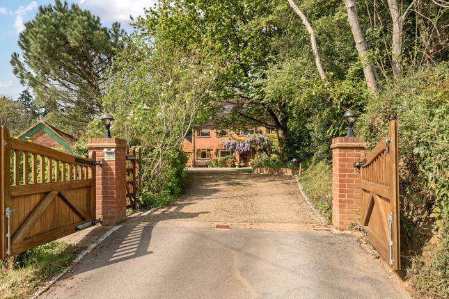 Knowl Hill Common, Reading RG10 5 bed detached house for sale