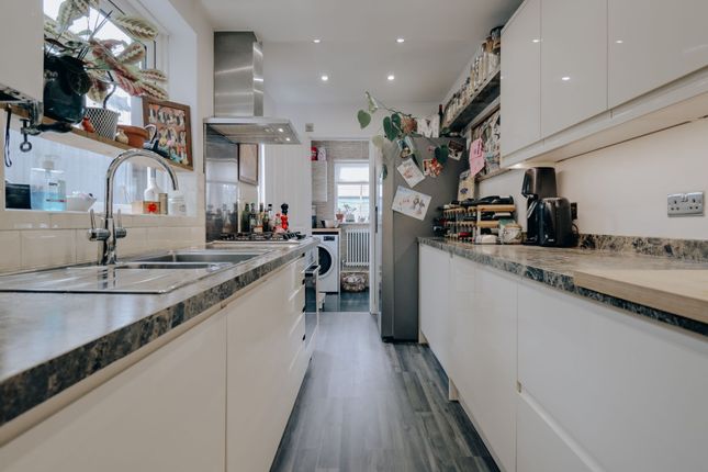 Grover Road, Watford, WD19 3 bed terraced house for sale