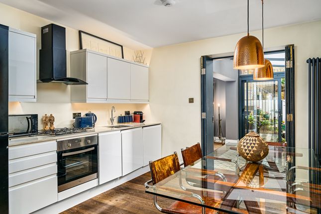 Burnaby Street, Chelsea 1 bed apartment for sale