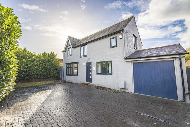 Holmlea Road, Datchet SL3 3 bed detached house for sale