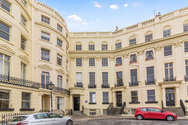 Brunswick Square, Hove BN3 2 bed apartment for sale