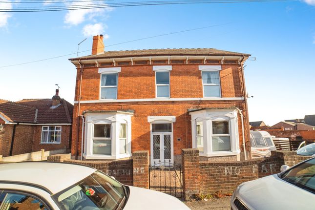 6 bedroom detached house for sale