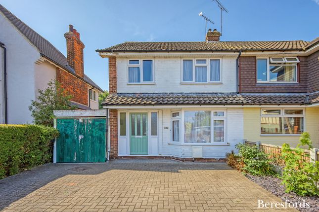 Southend Road, Wickford, SS11 3 bed semi