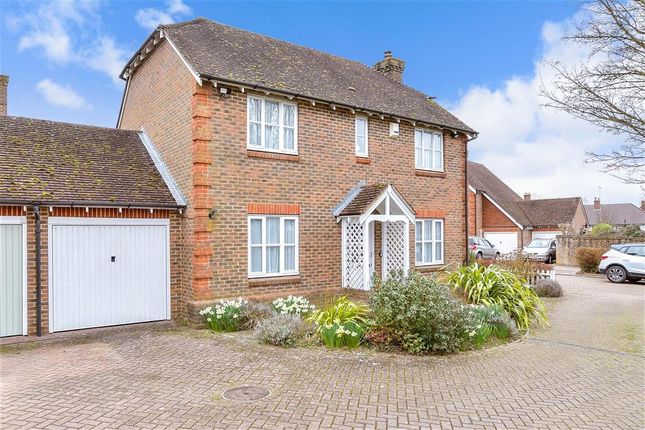 4 bed link detached house