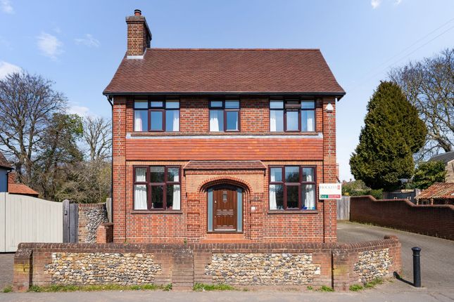 6 bedroom detached house for sale