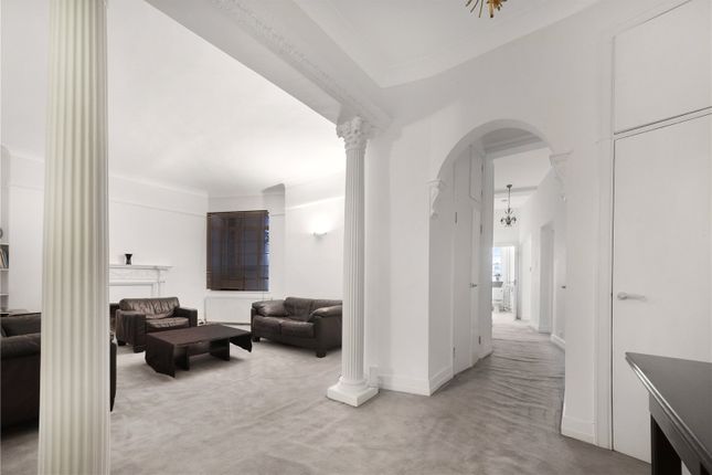 Park Mansions, Knightsbridge, SW1X 3 bed apartment for sale