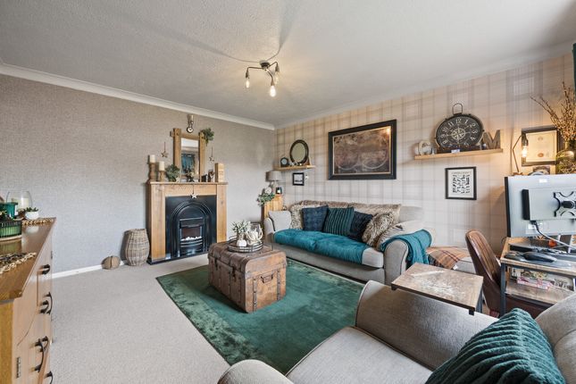 Addison Road, Desborough, NN14 2 bed semi