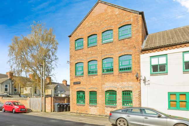1 bedroom ground floor flat for sale