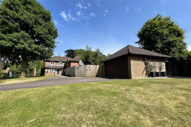 Willian Place, Hindhead, Surrey, GU26 5 bed detached house for sale