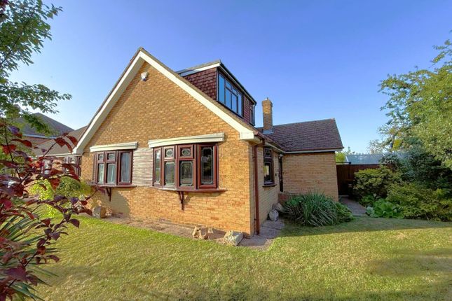 Broomcroft Road, Rainham 3 bed chalet for sale