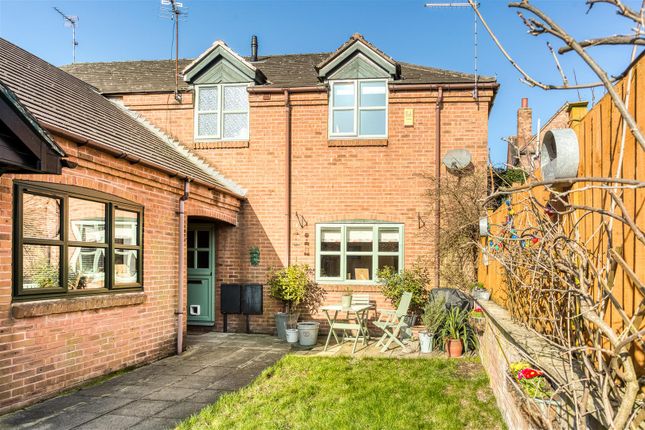 2 bedroom town house for sale