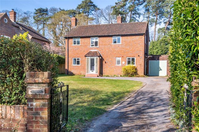 Denbigh Road, Haslemere, Surrey, GU27 3 bed detached house for sale