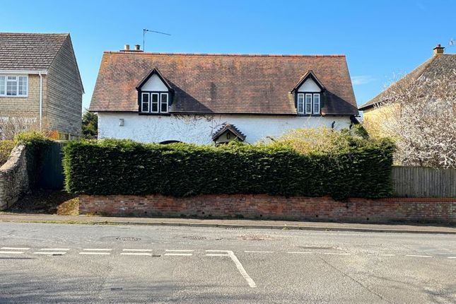 Vicarage Lane, Brockworth, Gloucester 2 bed detached house for sale