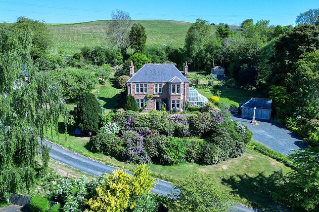 4 bed detached house