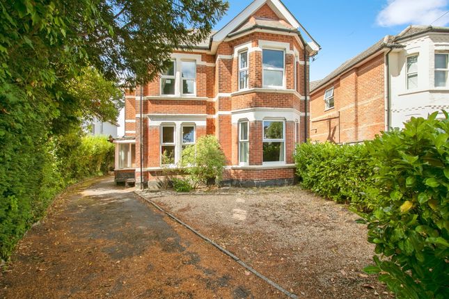 2 bedroom ground floor flat for sale
