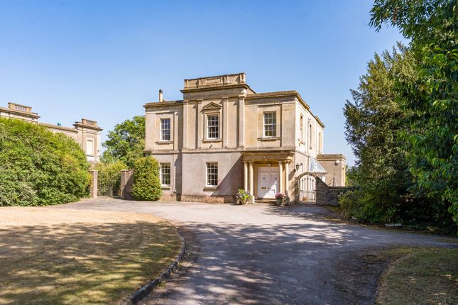 6 bedroom detached house for sale