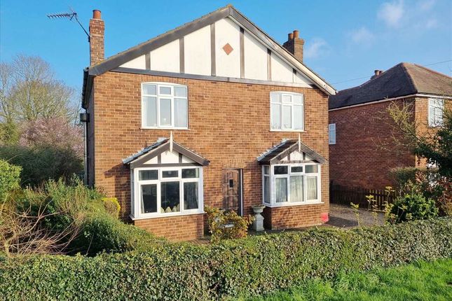 24 Lincoln Road, Digby LN4 3 bed detached house for sale