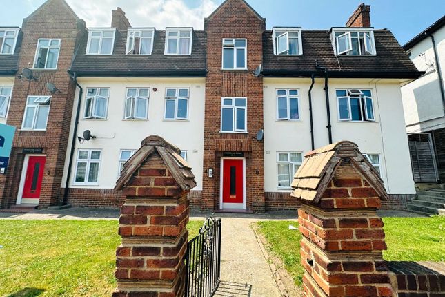 Faversham Road, London, SE6 2 bed flat for sale