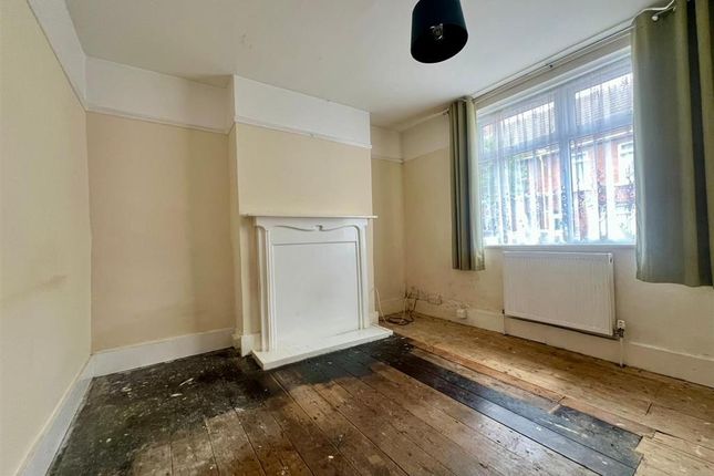 Mead Road, Folkestone, Kent 3 bed terraced house for sale