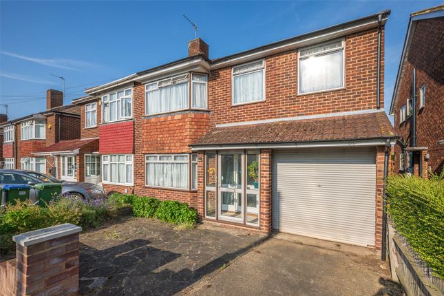 Foresters Crescent, Bexleyheath... 3 bed semi