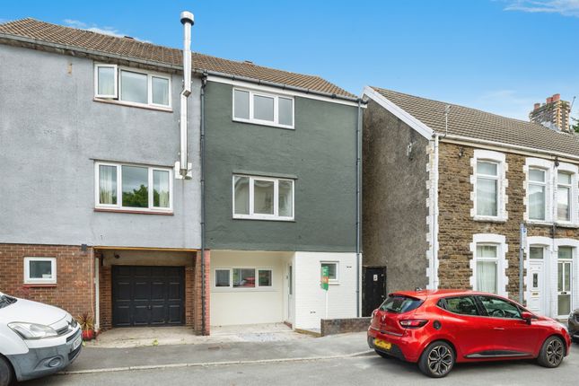 4 bedroom town house for sale