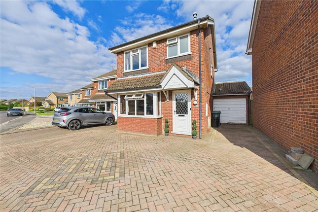 Modern family home close to riverbank... 3 bed detached house for sale