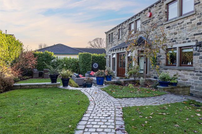 Coachgates, Wakefield WF4 4 bed detached house for sale