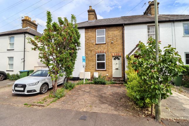 Green Lane, Hersham KT12 2 bed terraced house for sale