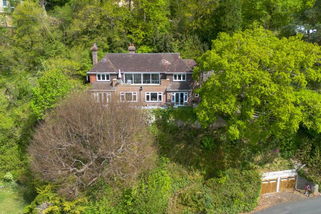 Deanery Road, Surrey GU7 4 bed detached house for sale
