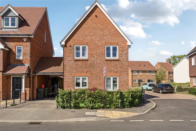 George Myers Close, Ash GU12 3 bed detached house for sale